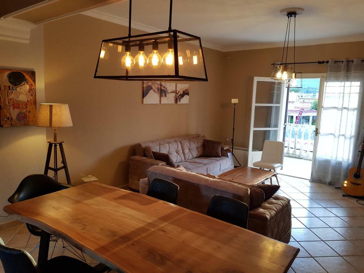 Mojo Modern Apartment 2 알리카나스 외부 사진